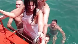Празнене На порно с  ...