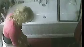 Също така смучат две ...