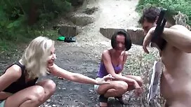 Две момичета и един  ...