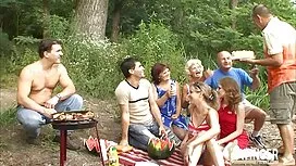 Крака Азиатски Уеб К ...