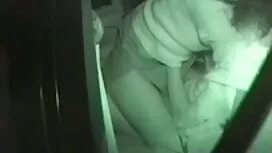 прецака Брюнетка дър ...