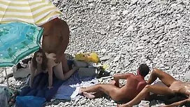 Блондинката знае, че ...