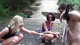 Двама мъже ебливи ба ...