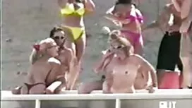 Анджелина пристига д ...