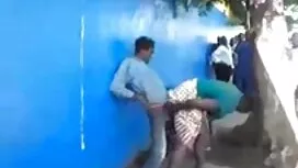 Гореща блондинка го  ...